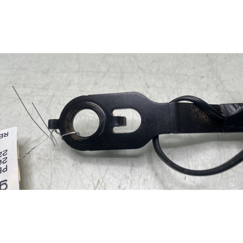 Attache ceinture avant gauche PEUGEOT 208 1 Photo n°4