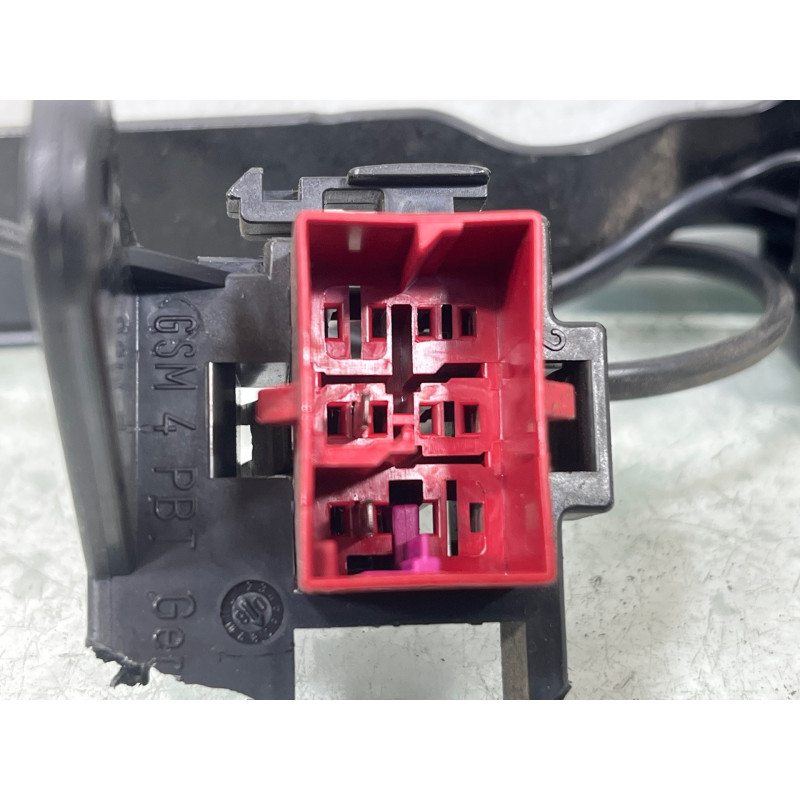 Attache ceinture avant gauche SKODA FABIA 2 Photo n°4