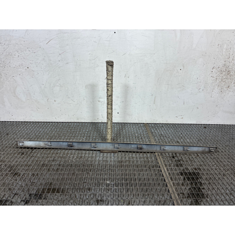 Baguette de porte avant gauche RENAULT TWINGO 2 Photo n°4