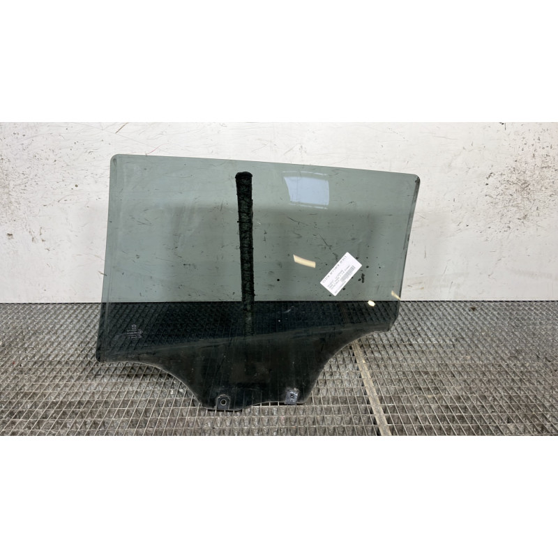 Vitre arriere droit PEUGEOT 2008 1 Photo n°4