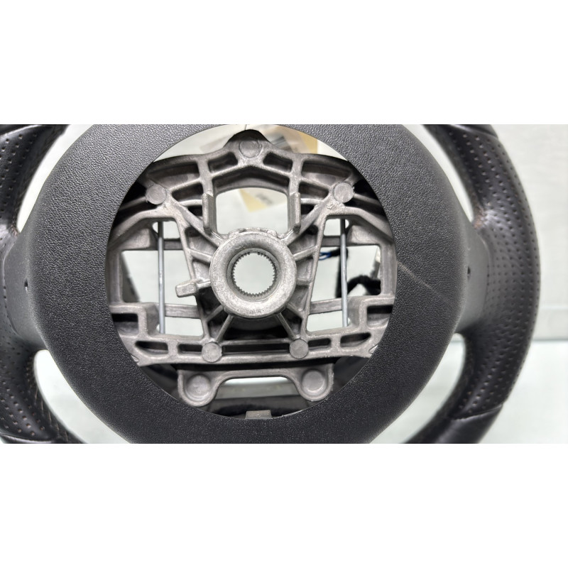 Volant PEUGEOT 2008 1 Photo n°4