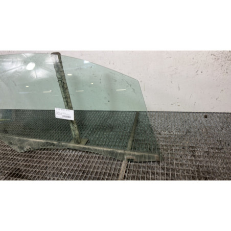 Vitre avant droit PEUGEOT 208 1