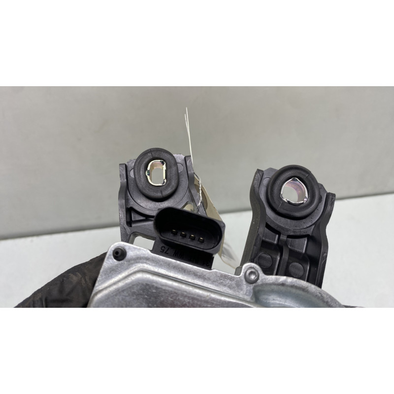 Moteur essuie glace arriere VOLKSWAGEN PASSAT 6 Photo n°4
