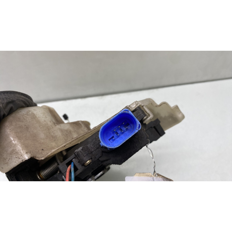 Serrure arriere droit VOLKSWAGEN GOLF 6 Photo n°4