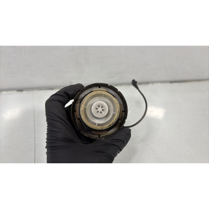 Bouchon de carburant TOYOTA RAV4 2 Photo n°3