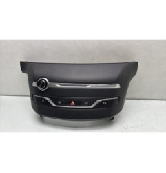 Bouton de warning PEUGEOT 308 2 Photo n°1