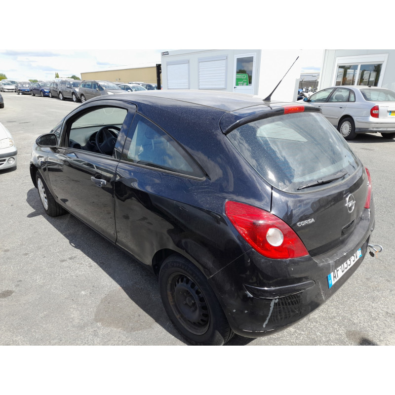 Calandre OPEL CORSA D Photo n°5