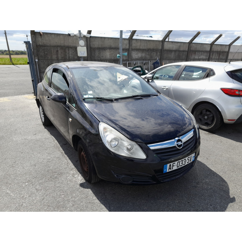 Calandre OPEL CORSA D Photo n°7