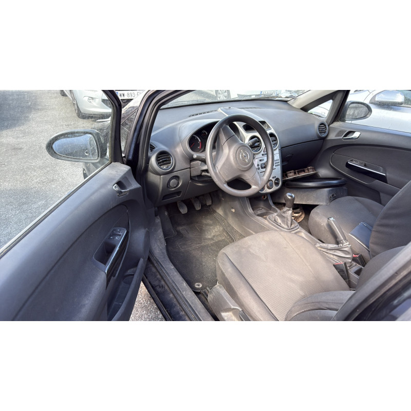 Calandre OPEL CORSA D Photo n°20