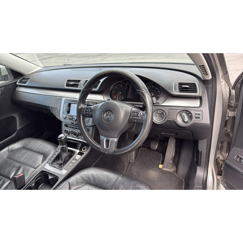 Feu diurne avant droit VOLKSWAGEN PASSAT 6 Photo n°17