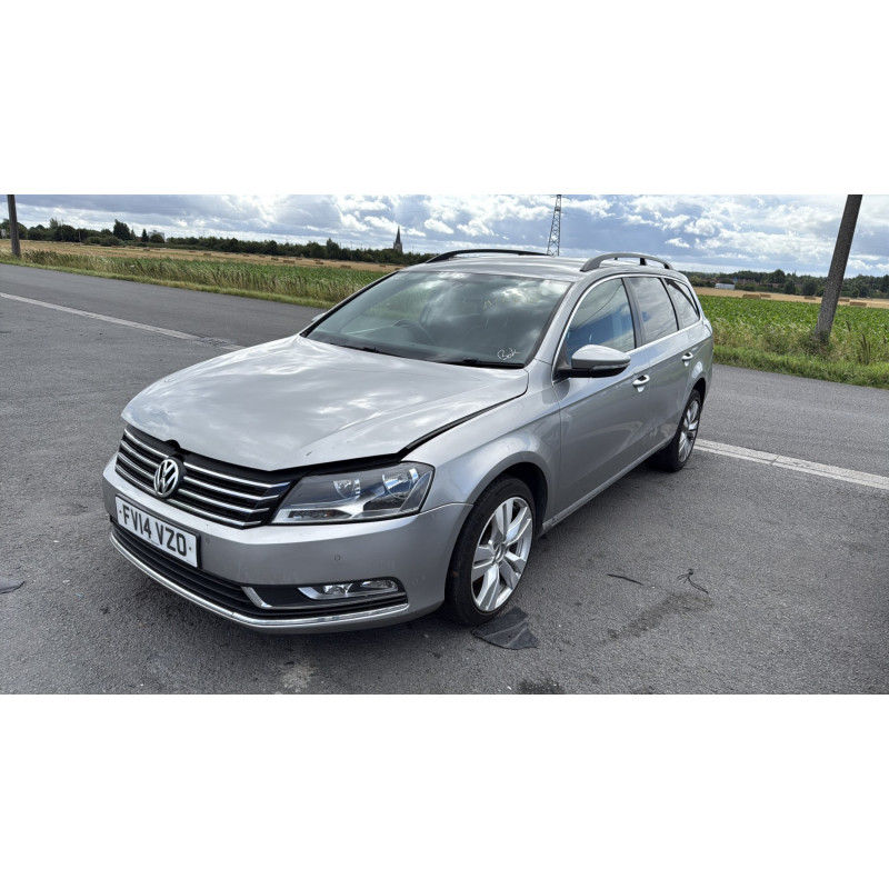 Feu arriere secondaire droit (feux) VOLKSWAGEN PASSAT 6 Photo n°4