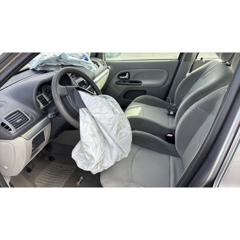 Poignee porte arriere gauche RENAULT CLIO 2 Photo n°18
