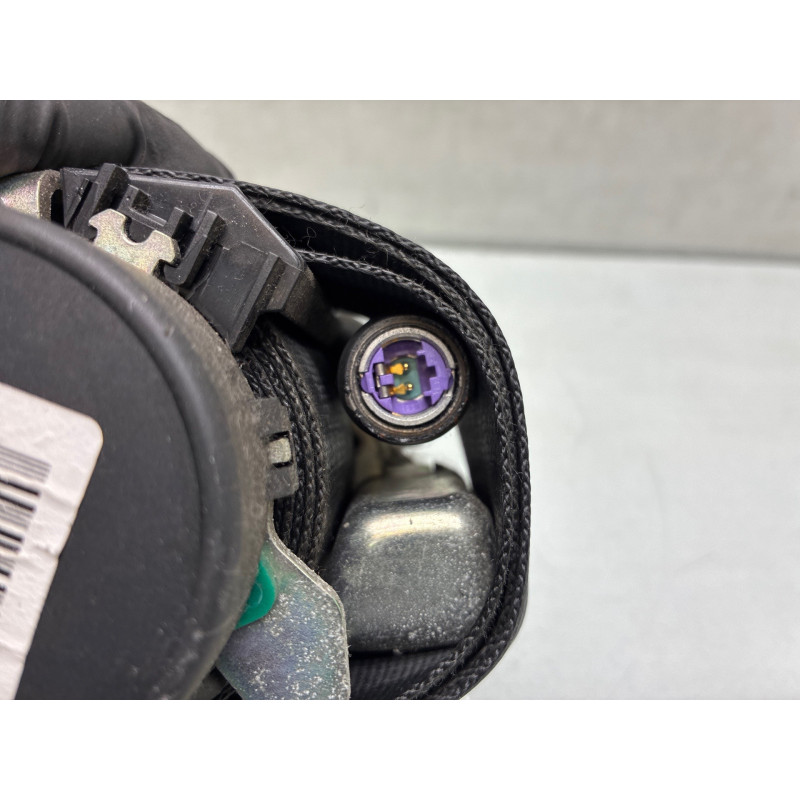 Pretensionneur de ceinture avant gauche VOLKSWAGEN GOLF 5 Photo n°2