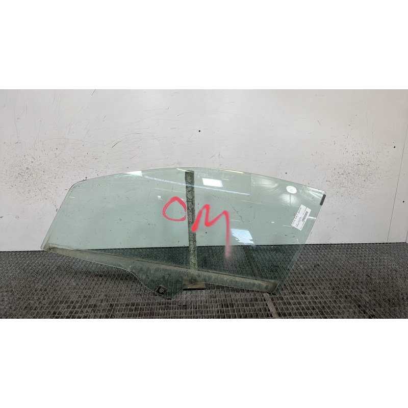 Vitre avant gauche FIAT GRANDE PUNTO Photo n°1