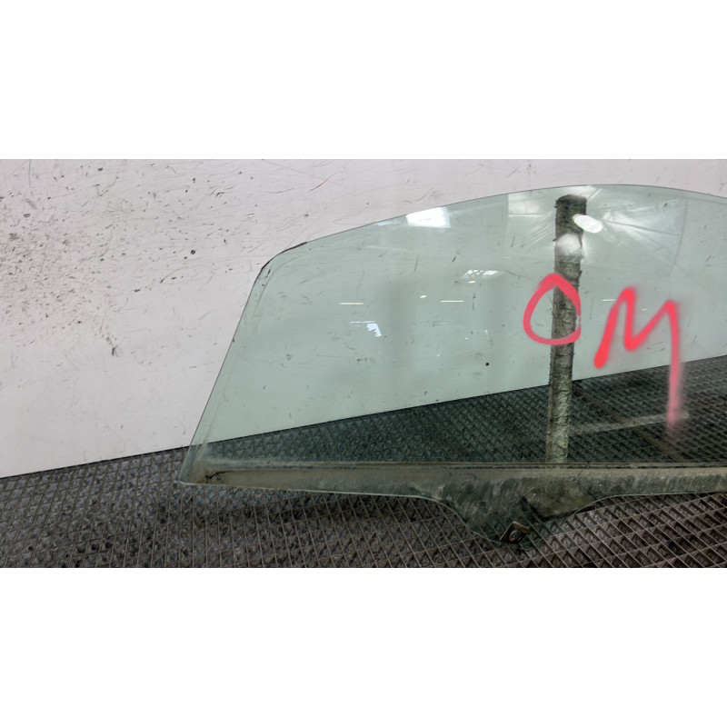 Vitre avant gauche FIAT GRANDE PUNTO Photo n°2