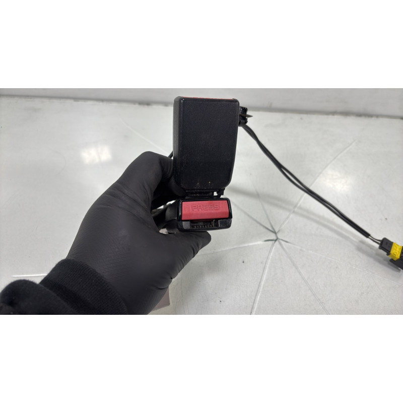 Attache ceinture arriere droit PEUGEOT 207 Photo n°3