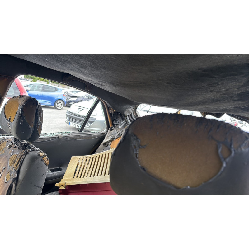 Vitre avant gauche RENAULT LAGUNA 2 Photo n°17