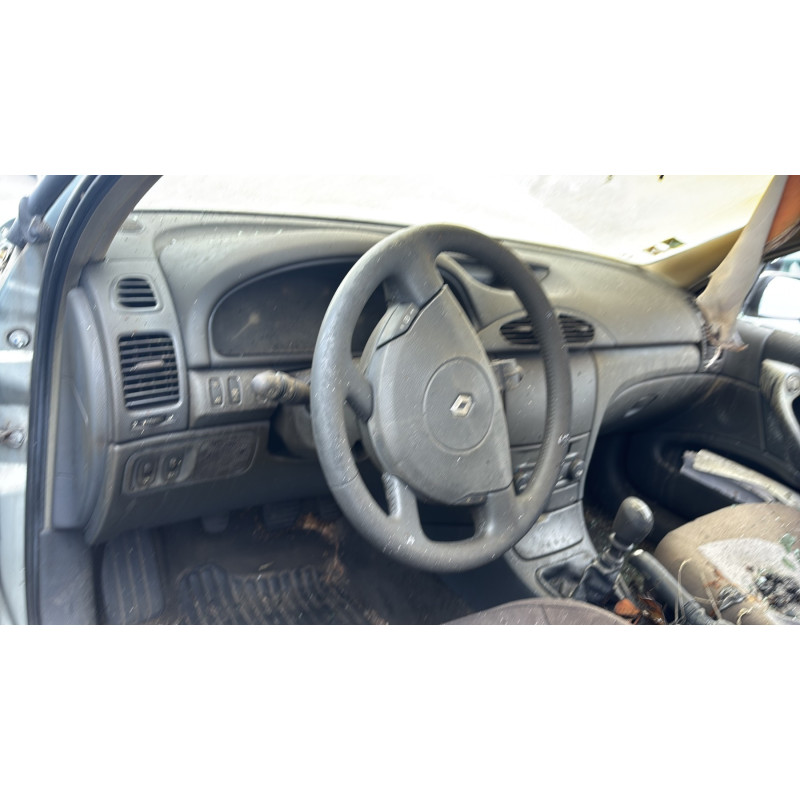 Vitre avant gauche RENAULT LAGUNA 2 Photo n°19