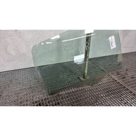Vitre arriere droit MERCEDES CLASSE B 245