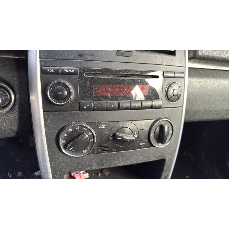 Vitre arriere droit MERCEDES CLASSE B 245 Photo n°20