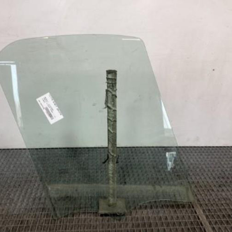 Vitre avant gauche RENAULT TRAFIC 3 COURT Photo n°6