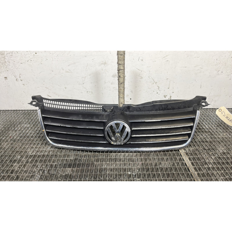 Calandre VOLKSWAGEN PASSAT 4 Photo n°1