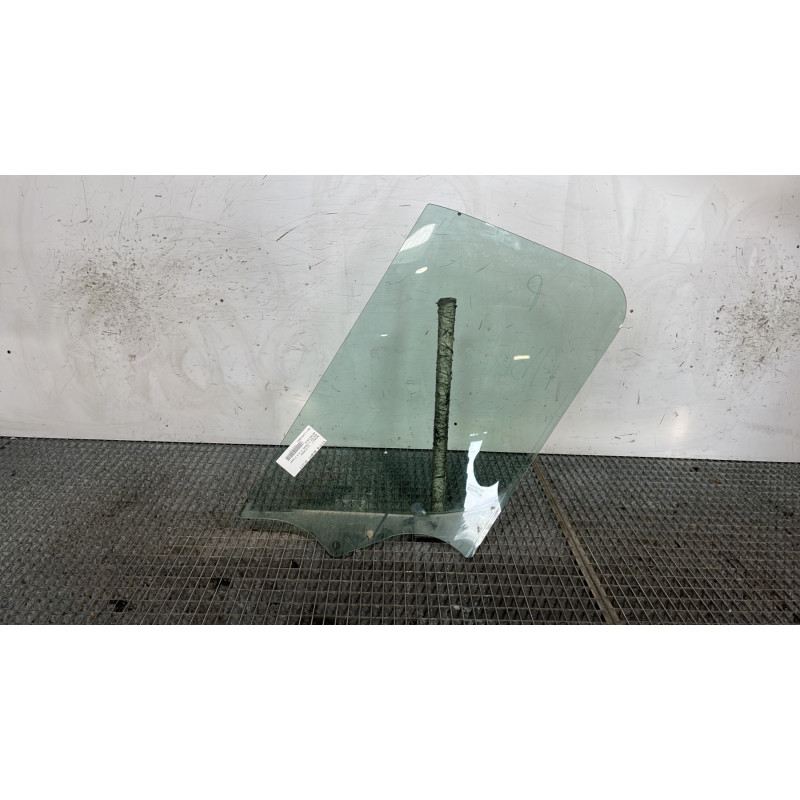 Vitre avant droit RENAULT MASTER 3 Photo n°4