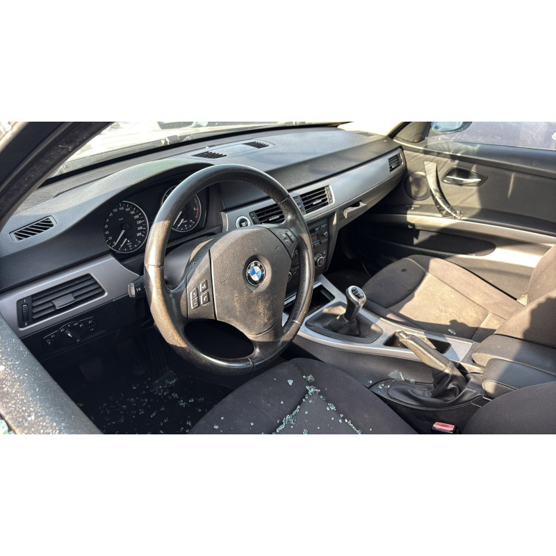 Pare boue arriere droit BMW SERIE 3 E91 Photo n°15