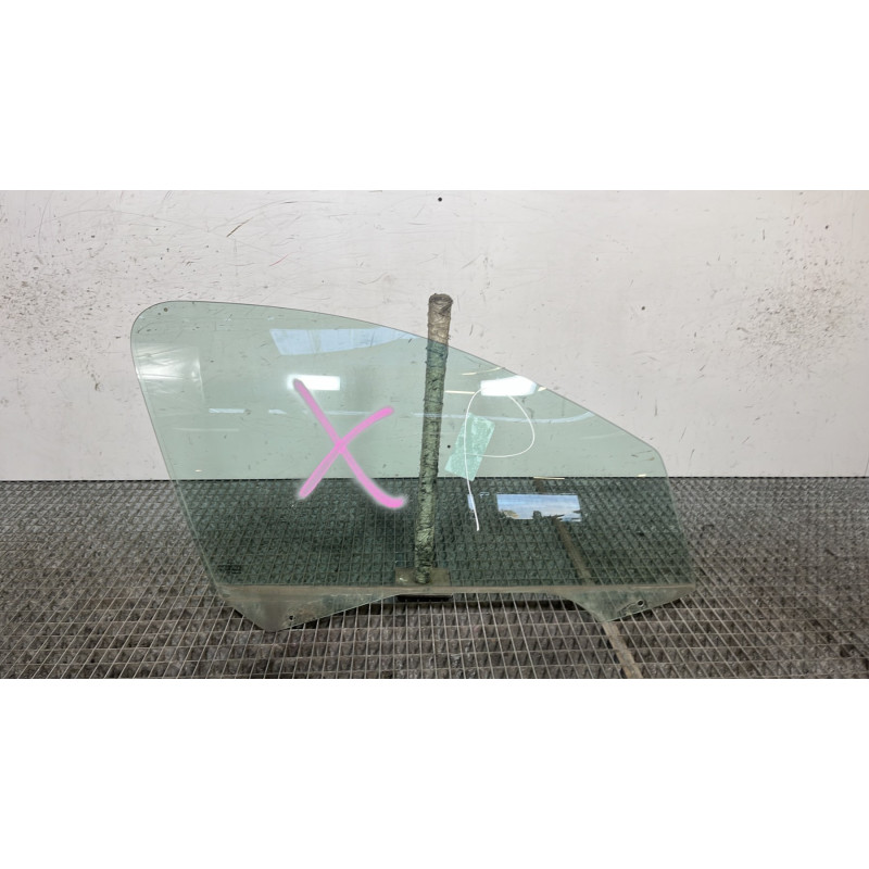 Vitre avant droit PEUGEOT 206 Photo n°1