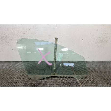 Vitre avant droit PEUGEOT 206 Photo n°1