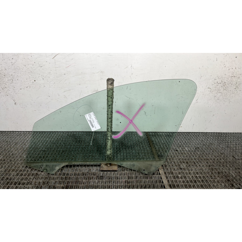 Vitre avant droit PEUGEOT 206 Photo n°4