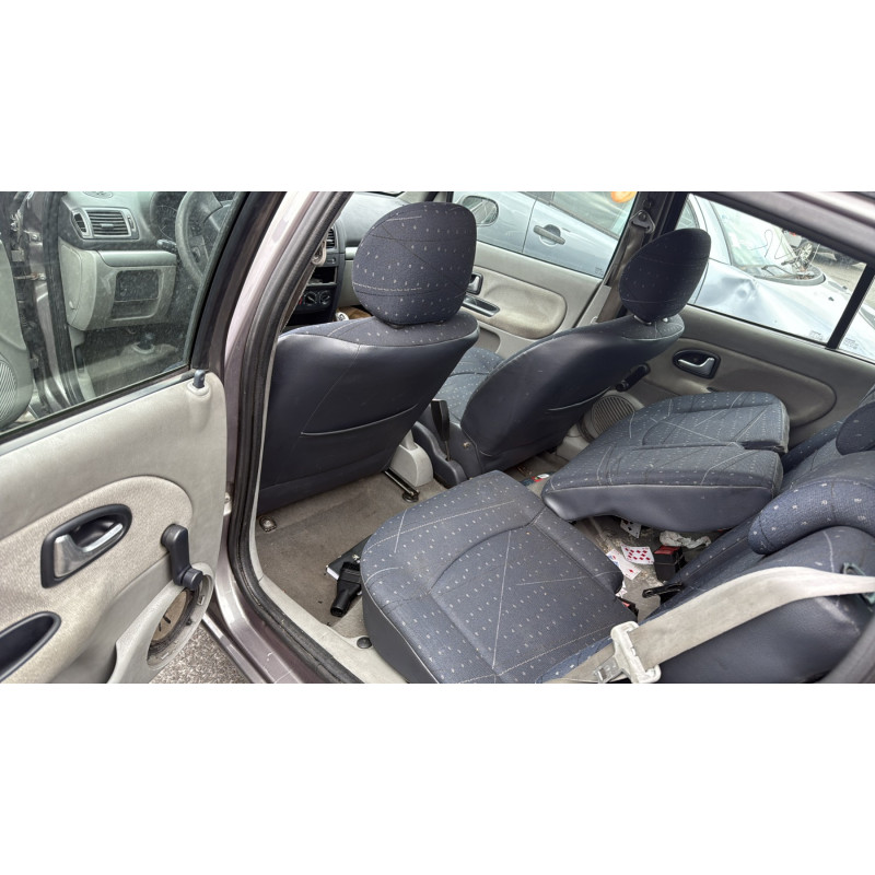 Bouton de coffre RENAULT CLIO 2 Photo n°17