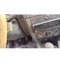 Bouton de coffre RENAULT CLIO 2