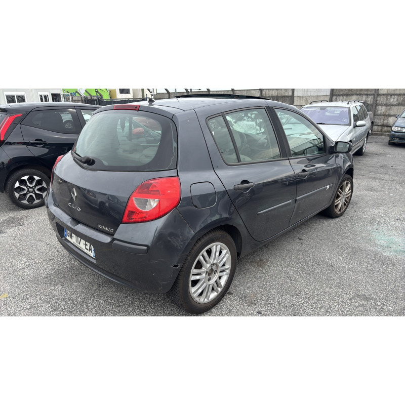 Feu arriere principal gauche (feux) RENAULT CLIO 3 Photo n°7