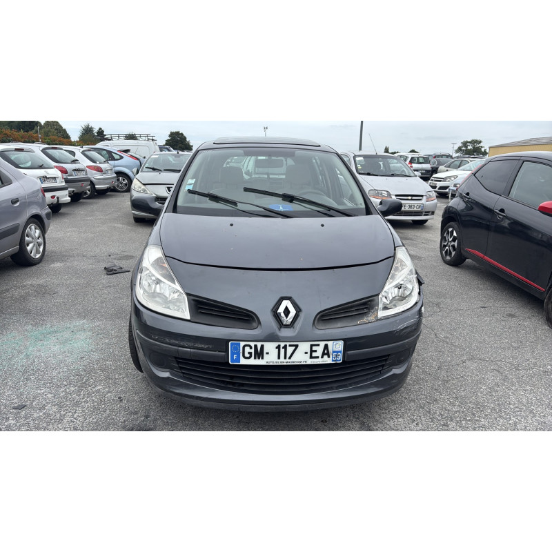 Feu arriere principal gauche (feux) RENAULT CLIO 3 Photo n°12