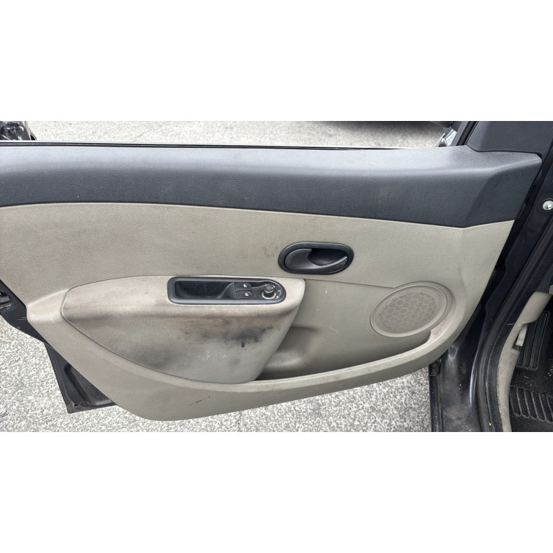 Feu arriere principal gauche (feux) RENAULT CLIO 3 Photo n°13
