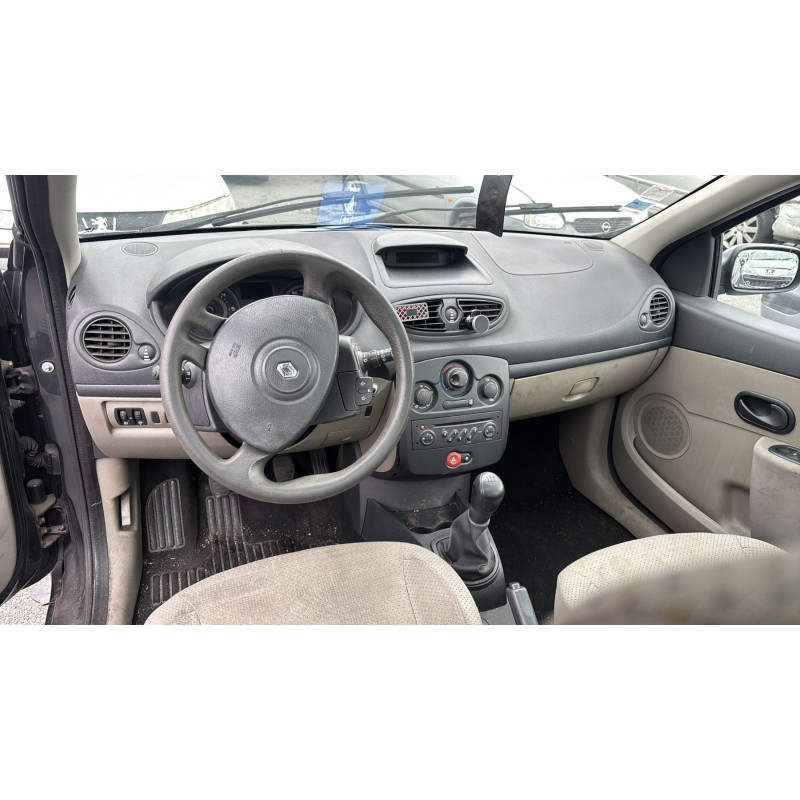Feu arriere principal gauche (feux) RENAULT CLIO 3 Photo n°16