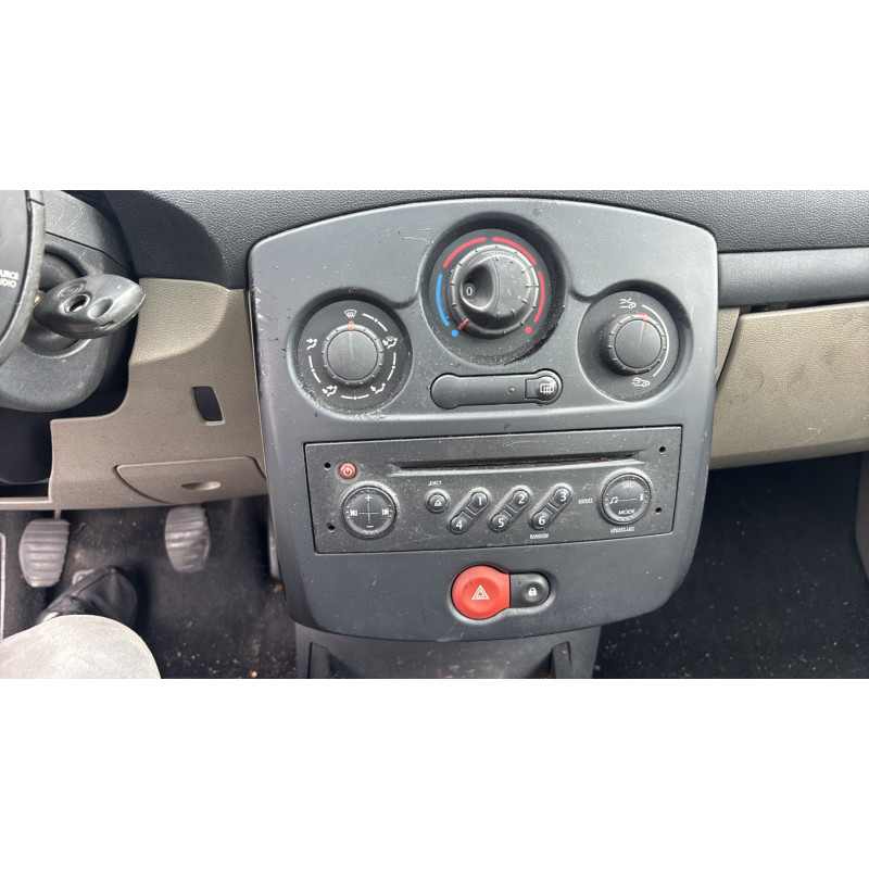 Feu arriere principal gauche (feux) RENAULT CLIO 3 Photo n°19