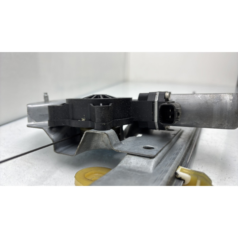 Leve vitre electrique avant droit RENAULT CLIO 4 Photo n°6