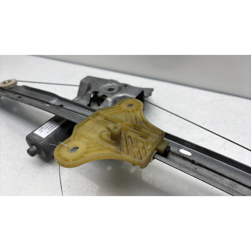 Leve vitre electrique avant droit RENAULT CLIO 4 Photo n°8