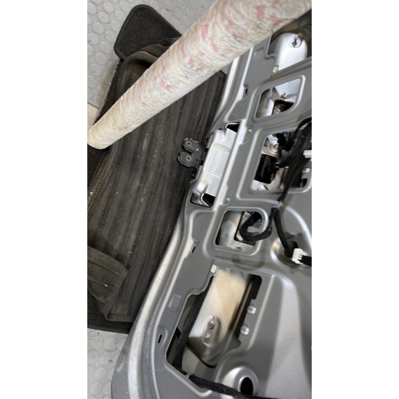 Malle/Hayon arriere RENAULT SCENIC 3 Photo n°10