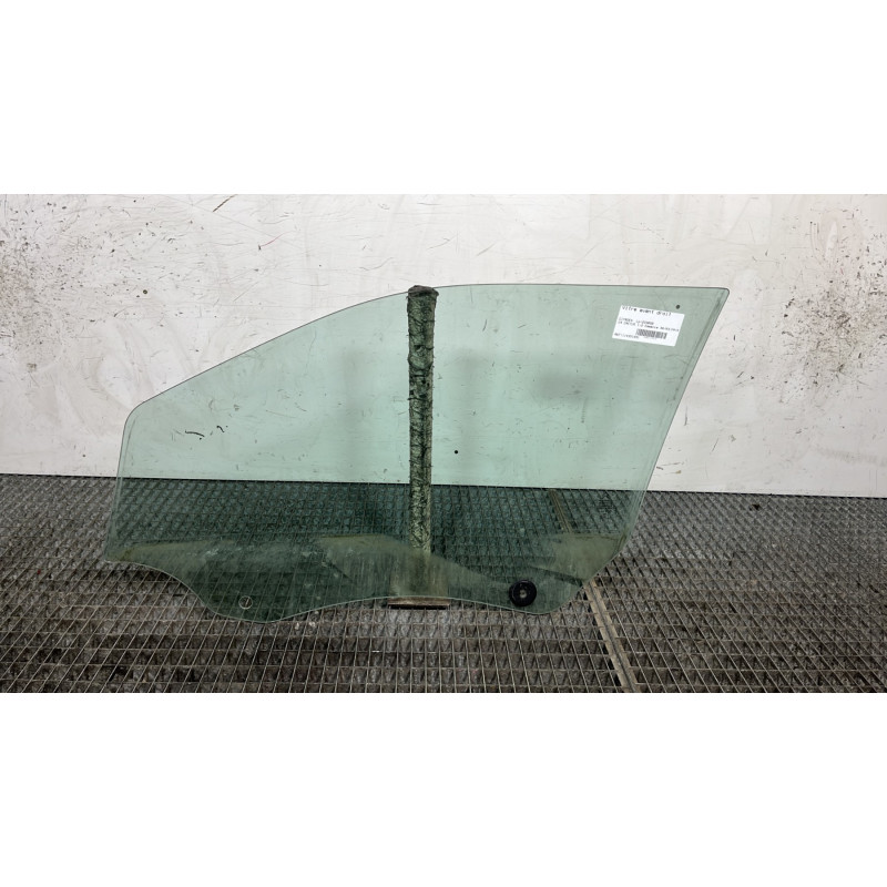 Vitre avant droit CITROEN C4 CACTUS Photo n°4