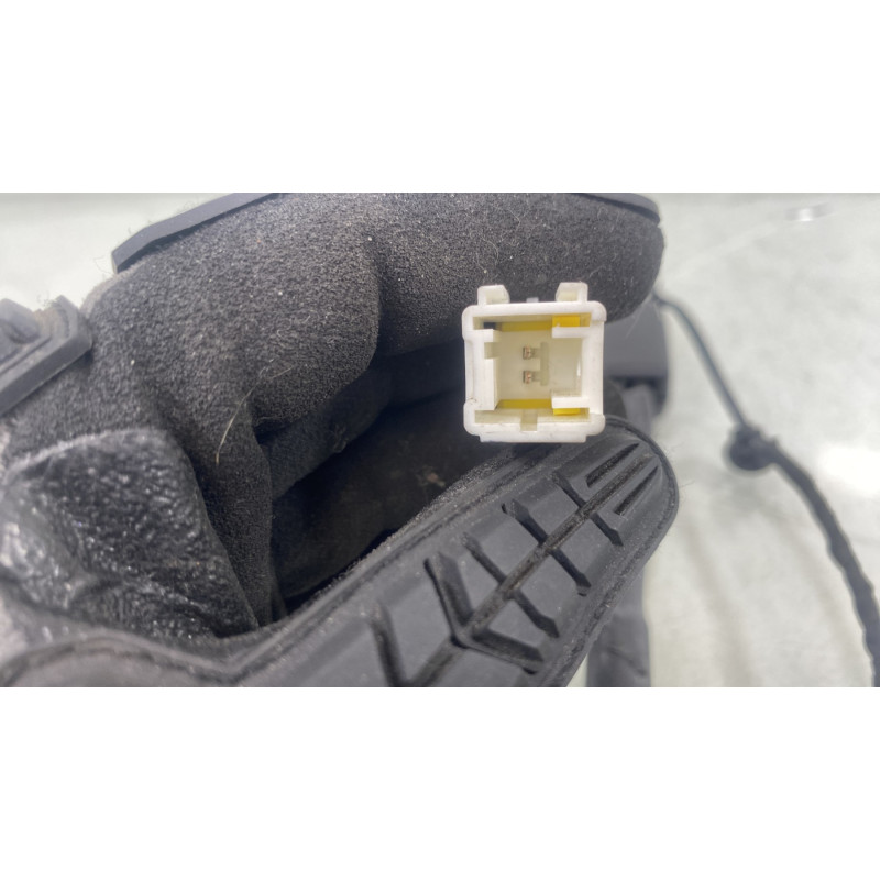 Attache ceinture avant gauche CITROEN C4 CACTUS Photo n°2