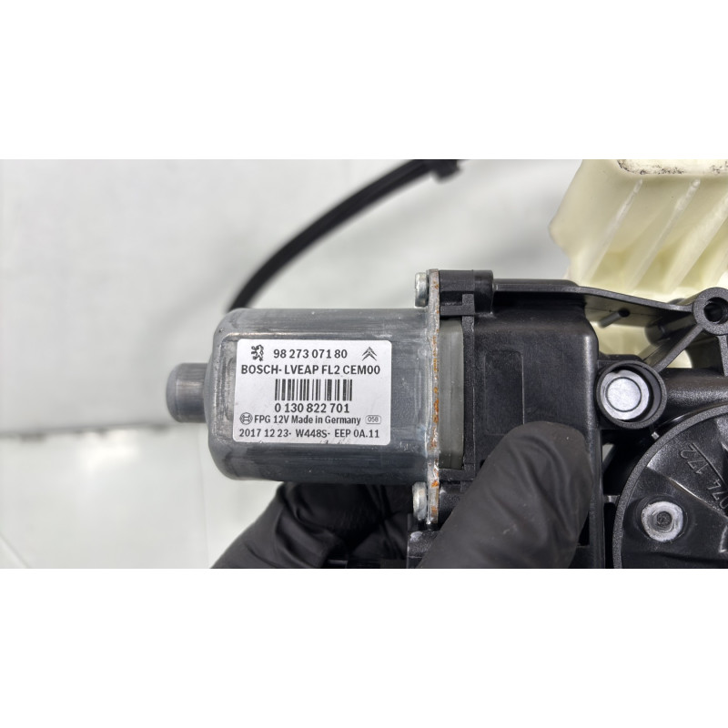 Leve vitre electrique avant gauche CITROEN C4 CACTUS Photo n°13