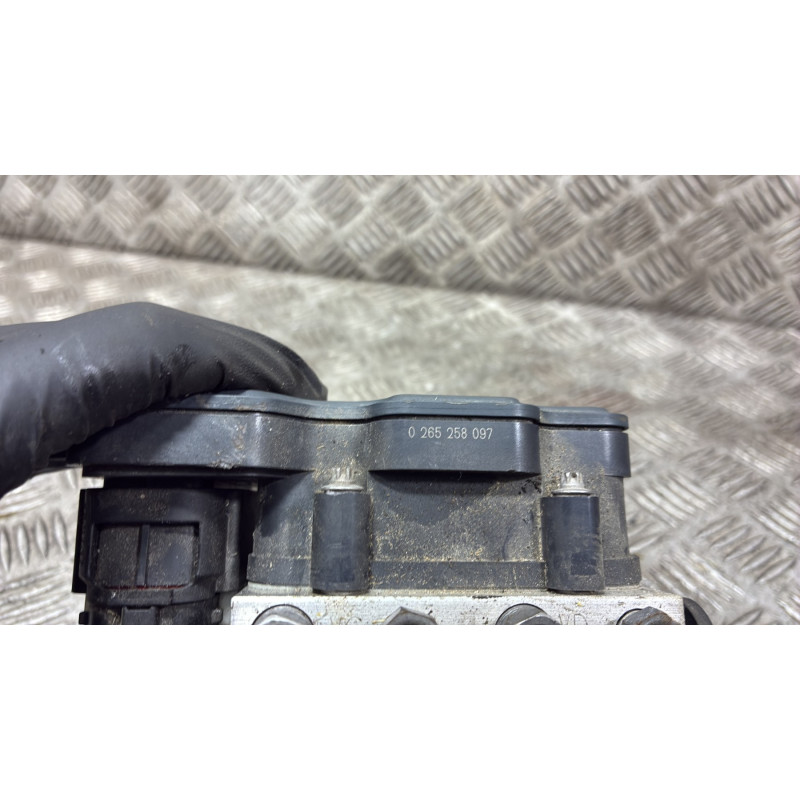 Bloc ABS (freins anti-blocage) CITROEN C4 CACTUS Photo n°4