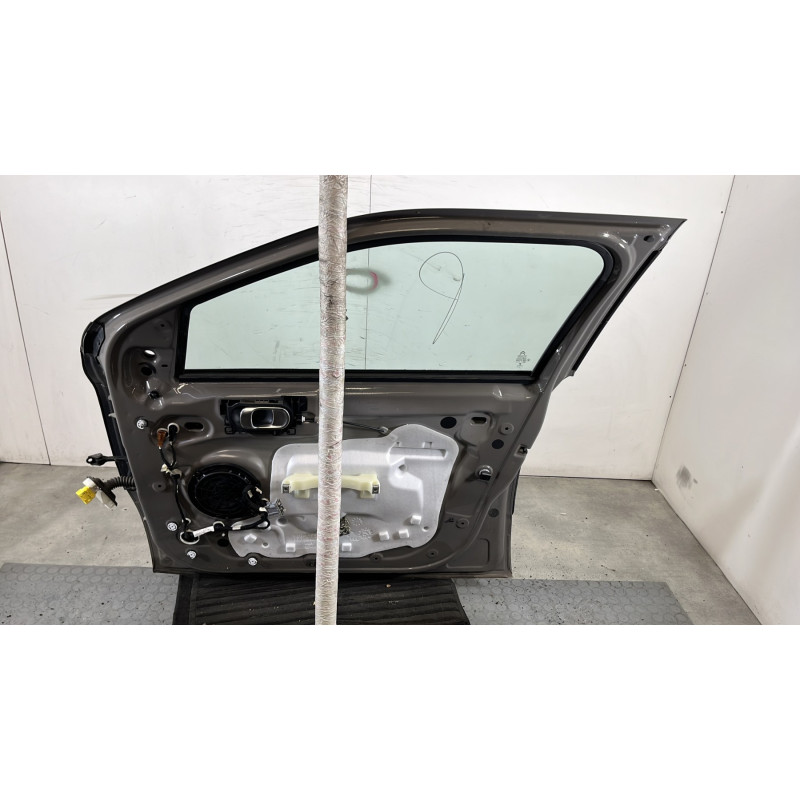Porte avant droit CITROEN C4 CACTUS Photo n°7