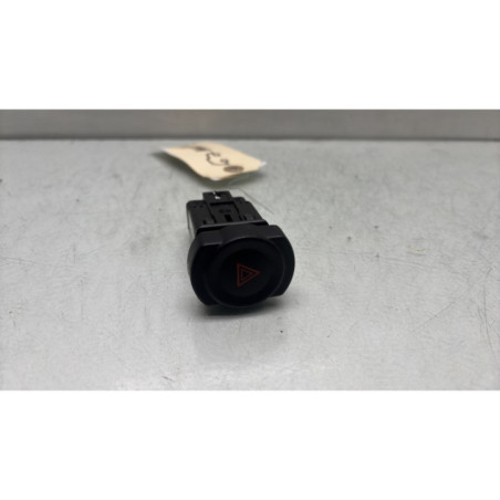 Bouton de warning DACIA DUSTER 1 Photo n°1