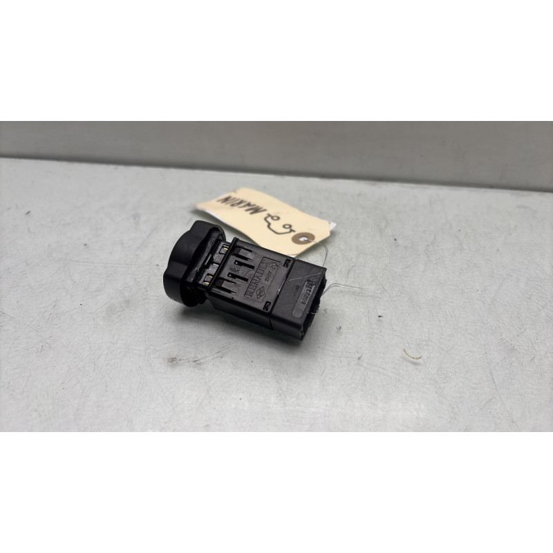 Bouton de warning DACIA DUSTER 1 Photo n°2