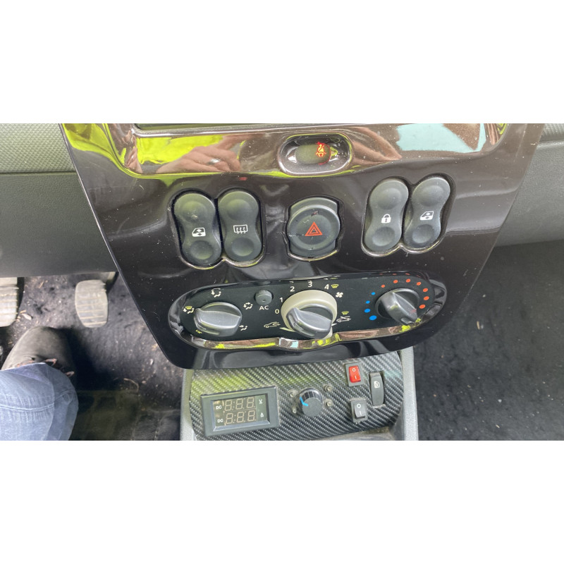 Bouton de warning DACIA DUSTER 1 Photo n°20