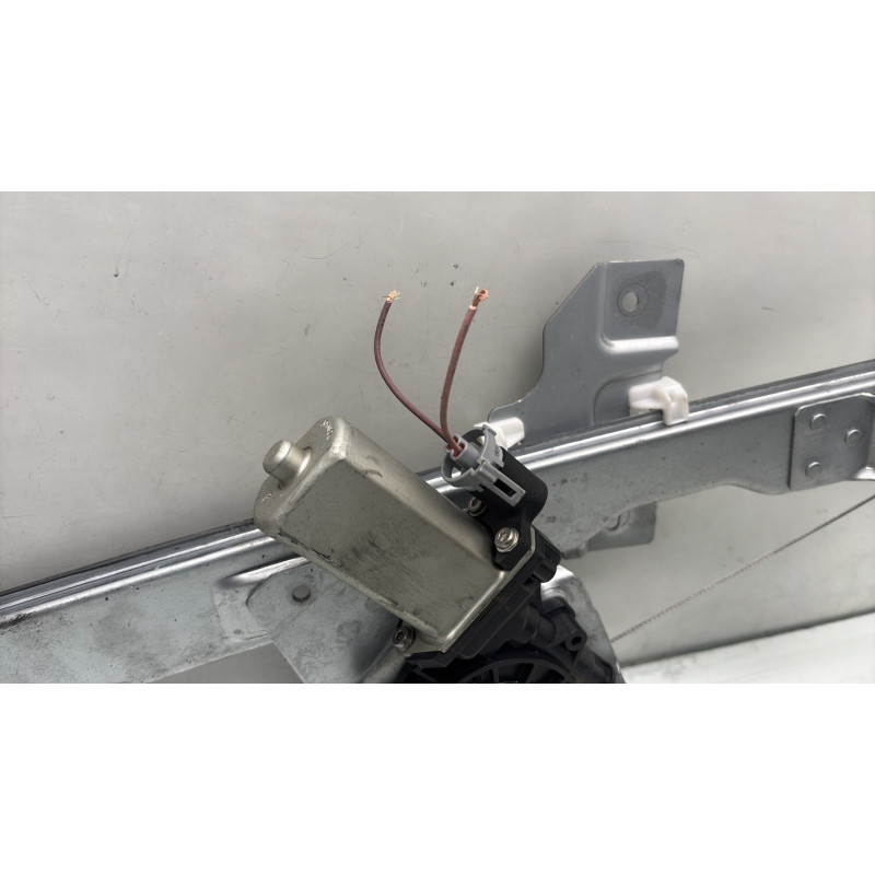Leve vitre electrique avant droit DACIA DUSTER 1 Photo n°5